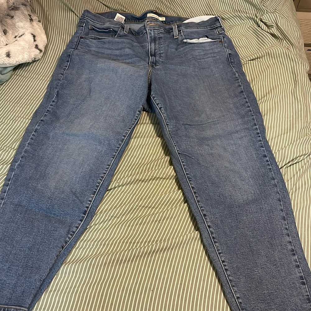 blue mom jeans